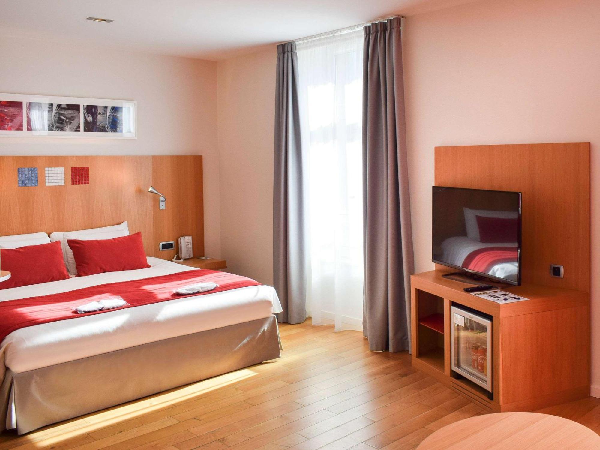 Hotel Mercure Виттель Экстерьер фото