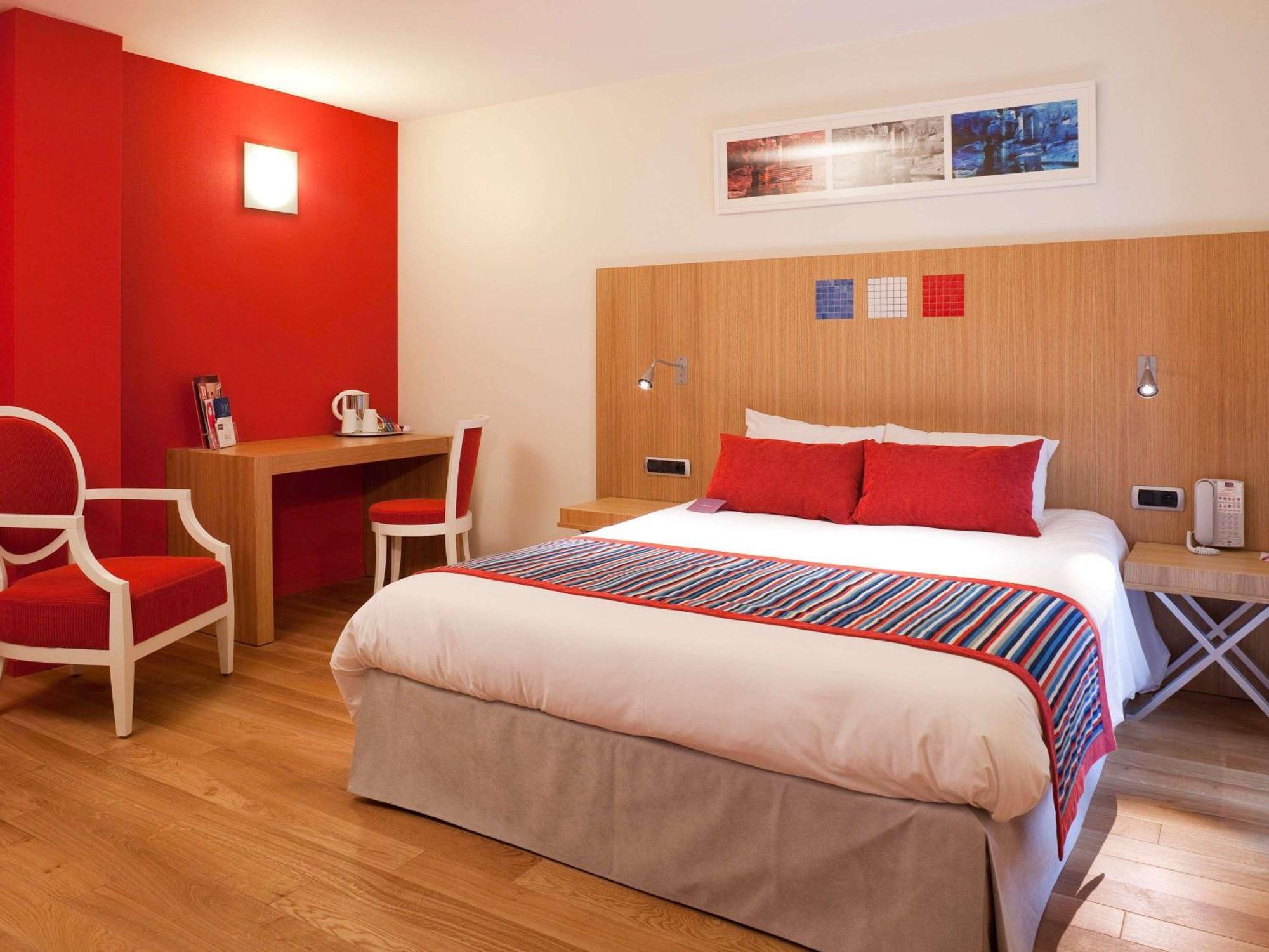 Hotel Mercure Виттель Экстерьер фото