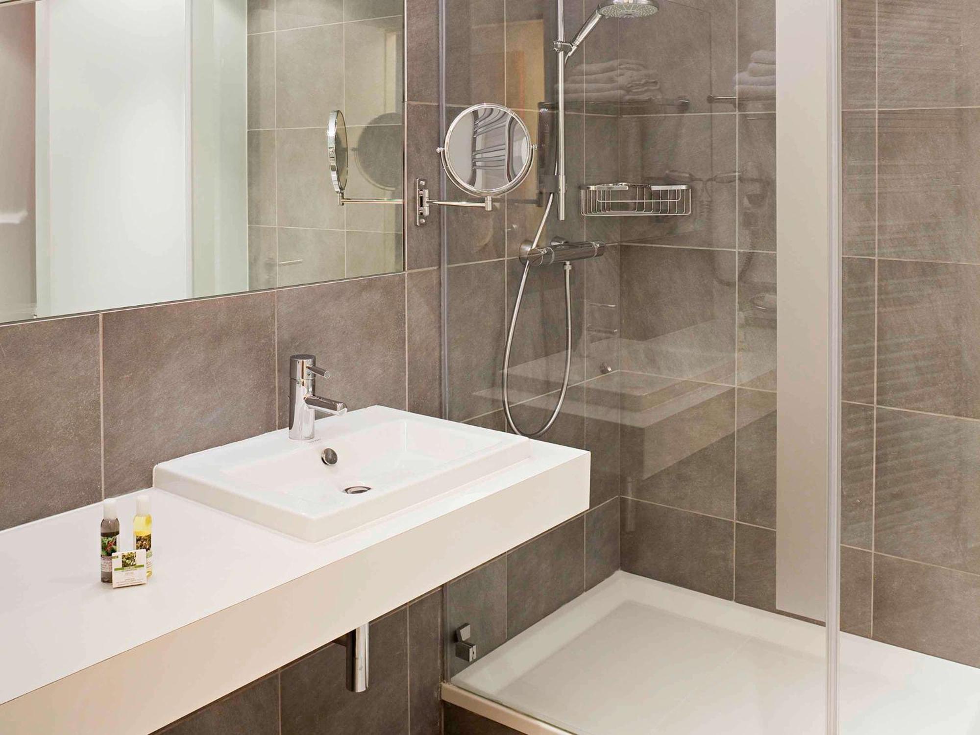 Hotel Mercure Виттель Экстерьер фото